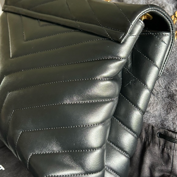Gorgeous YSL medium Lou Lou in great condition - Picture 7 of 11